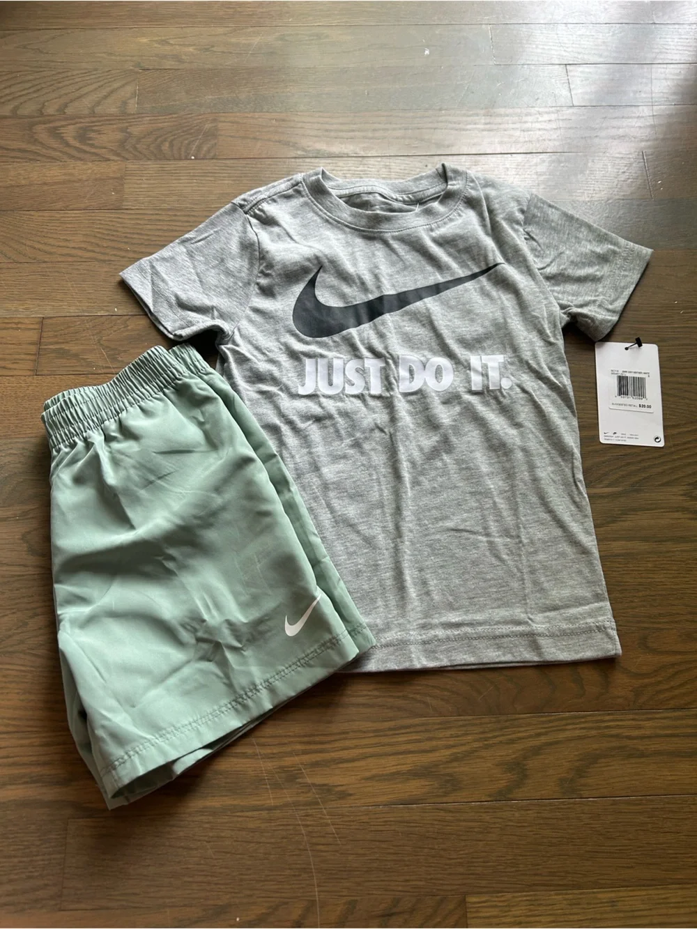 NWT Nike Boys Set size 5